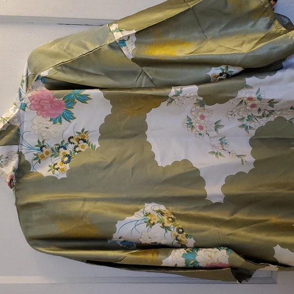 Lian Lin kimono robe with belt. - Picture 5 of 10